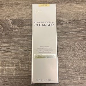 IT Cosmetics - Confidence in a Cleanser